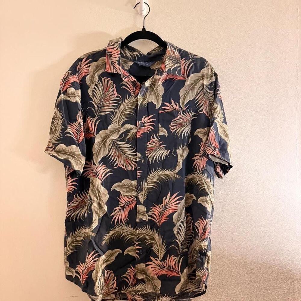 Vintage Re-Mastered Navy Tropical Palm Print Hawaiian Button Up Shirt Size L